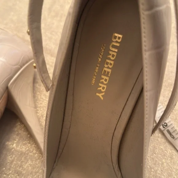 Burberry Beige Croc-Embossed Leather Ankle Strap Heels Size 40/ 9US - Picture 5 of 13